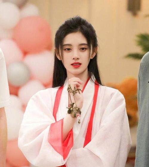 圈内爆料鞠婧祎恋爱了吗,圈内爆料引发热议